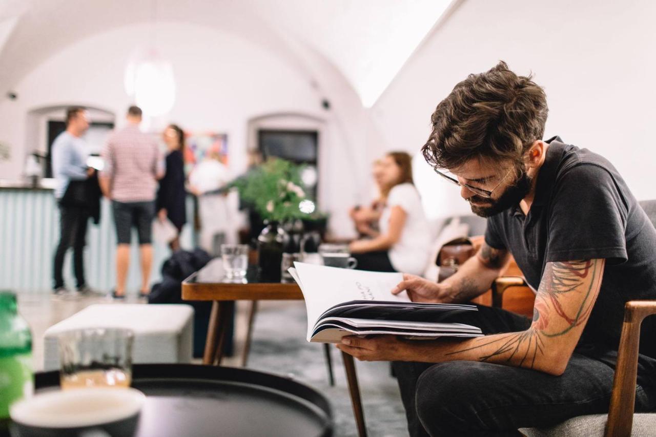 Long Story Short Hostel&café * Olomouc